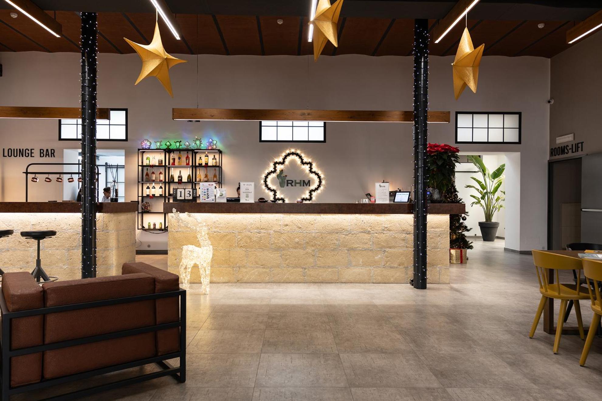 Moderno Hotel 3*